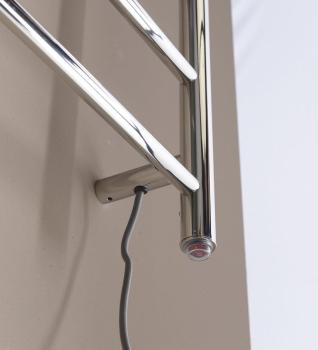 Łazienkowa suszarka elektryczna 600 x 1500 mm chrom 130 W REDONDO ER250V Sapho z bliska