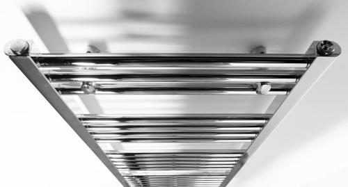 Grzejnik łazienkowy 400 x 1600 mm chrom 388 W podłączenie środkowe ALYA LLS309 Aqualine z góry