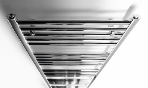 Grzejnik łazienkowy 600 x 1785 mm chrom 614 W podłączenie środkowe ALYA LLS306 Aqualine z góry