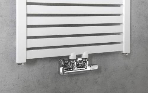 Grzejnik łazienkowy 450 x 1330 mm biały 561 W TONDI DT470T Aqualine podłączenie