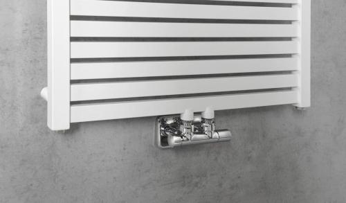 Grzejnik łazienkowy 600 x 1330 mm biały 730 W TONDI DT480T Aqualine podłączenie