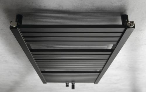 Grzejnik łazienkowy 450 x 970 mm czarny mat 415 W TONDI DT456T Aqualine z góry