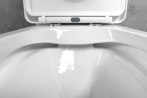 Kompakt WC RIMLESS odpływ poziomy / pionowy LEON biały 201.437.4 BRUCKNER wnętrze