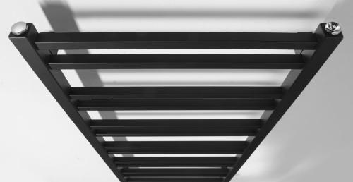 Grzejnik łazienkowy 500 x 1100 mm czarny mat 343 W METRO DOS IR432TB Sapho z  góry