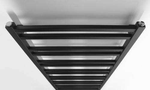 Grzejnik łazienkowy 550 x 1430 mm czarny mat 476 W METRO DOS IR430TB Sapho z góry