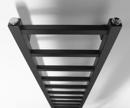 Grzejnik łazienkowy 300 x 1500 mm czarny mat 276 W METRO LIGHT IR446TB Sapho z góry