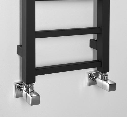 Grzejnik łazienkowy 300 x 1500 mm czarny mat 276 W METRO LIGHT IR446TB Sapho podłączanie