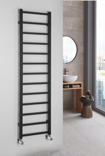 Grzejnik łazienkowy 400 x 1500 mm czarny mat 323 W METRO LIGHT IR447TB Sapho na ścianie