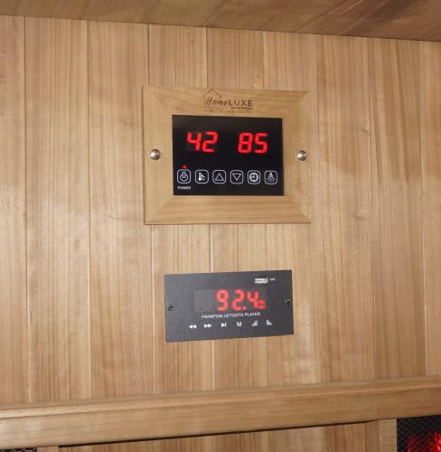 4 osobowa sauna fińska z podczerwienią KOTKA F70150 Sanotechnik Panel