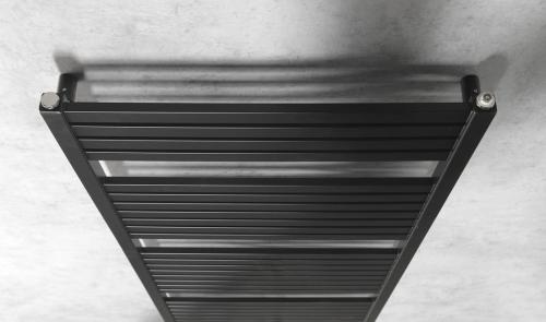 Grzejnik łazienkowy 450 x 1690 mm czarny mat 716 W TONDI DT446T Aqualine z góry
