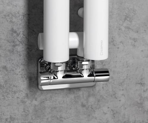 Grzejnik łazienkowy 122 x 1800 mm biały mat z wieszaczkami 330 W PILON IZ125T Sapho podłączenie