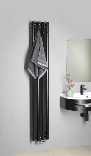 Grzejnik łazienkowy 270 x 1800 mm czarny mat z wieszaczkami 619 W PILON IZ122T Sapho wizualizacja