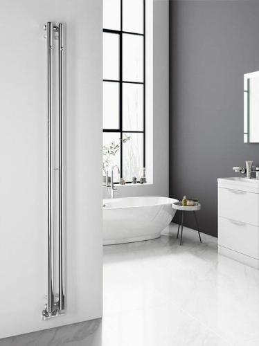 Grzejnik łazienkowy 122 x 1800 mm chrom z wieszaczkami 330 W PILON IZ123 Sapho na ścianie