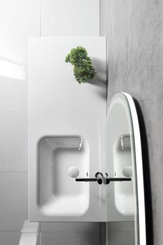 Umywalka kompozytowa prawa 110 x 51,5 cm ARECA AC101R Sapho z góry