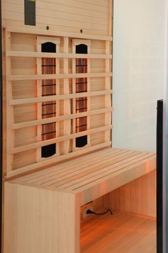2 osobowa sauna na podczerwień BILLUND 2A 125 x 100 x 190 cm SB40125 Sanotechnik promiennik oparcia