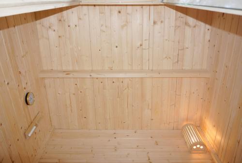 Sauna zewnętrzna ogrodowa 3 osobowa sucha Fińska HELSINKI F30150 Sanotechnik sufit