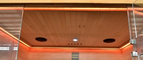 3 osobowa sauna OPEN J20150 - koloroterapia bursztyn