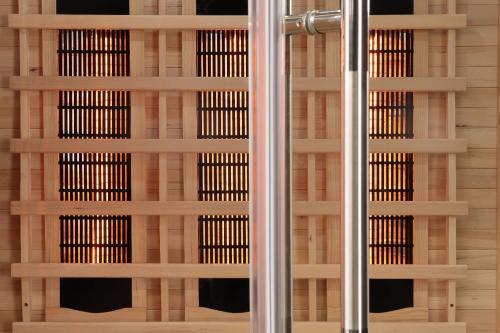 Sauna na podczerwień SUPREME 120 x 120 x 190 cm SB80120 SANOTECHNIK Promienniki