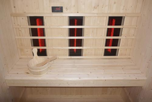 Sauna LAHTI F30200 Sanotechnik promienniki