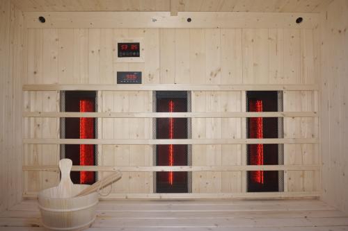 Sauna LAHTI F30200 Sanotechnik ściana tylna