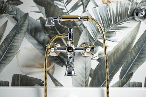 Bateria wannowa ścienna chrom złoto ANTEA 3012 Reitano front