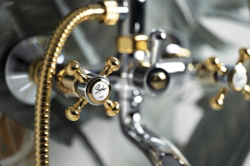 Bateria wannowa ścienna chrom złoto ANTEA 3012 Reitano kurek