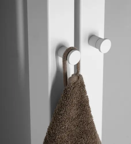 Grzejnik łazienkowy 90 x 1800 mm biały mat 301 W LETIZIA IR245W Sapho wieszaczki
